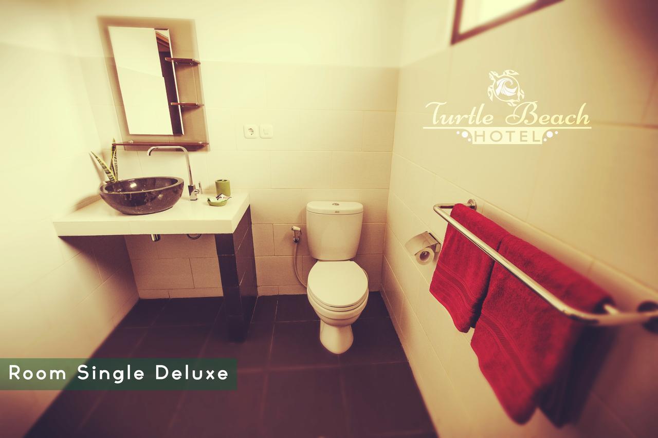 Turtle Beach Hotel Ujunggenteng Exterior photo